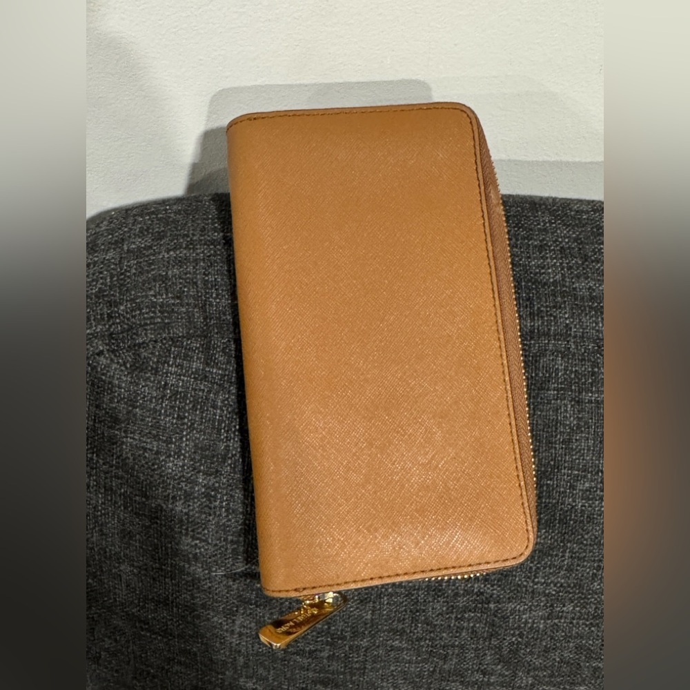 Michael Kors Camel Zip Wallet - Picture 9 of 9
